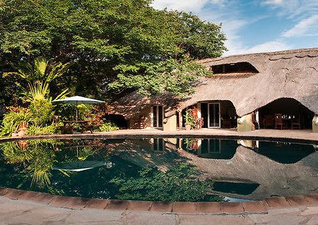 Bayete Guest Lodge ヴィクトリア・フォールズ エクステリア 写真