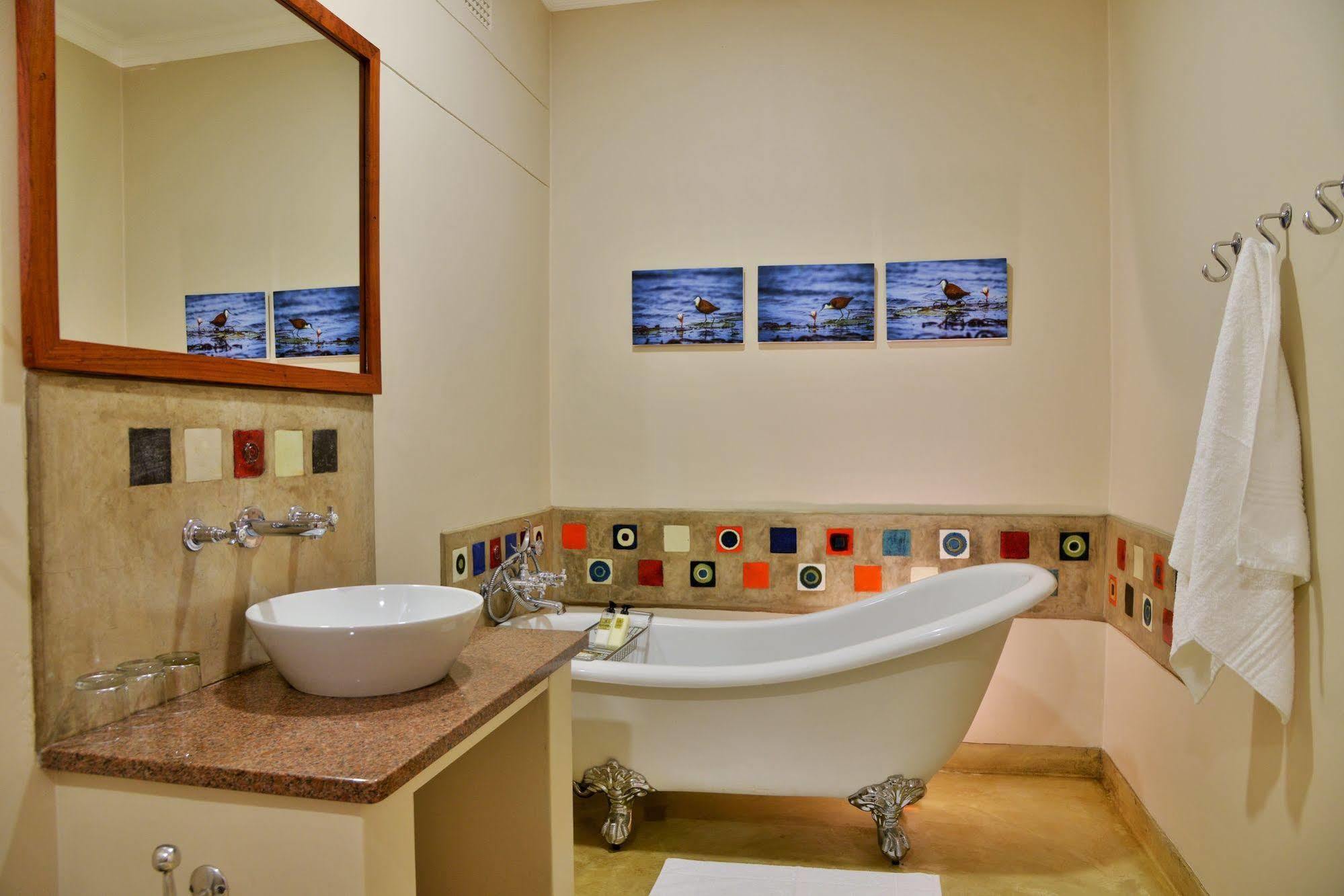 Bayete Guest Lodge ヴィクトリア・フォールズ エクステリア 写真