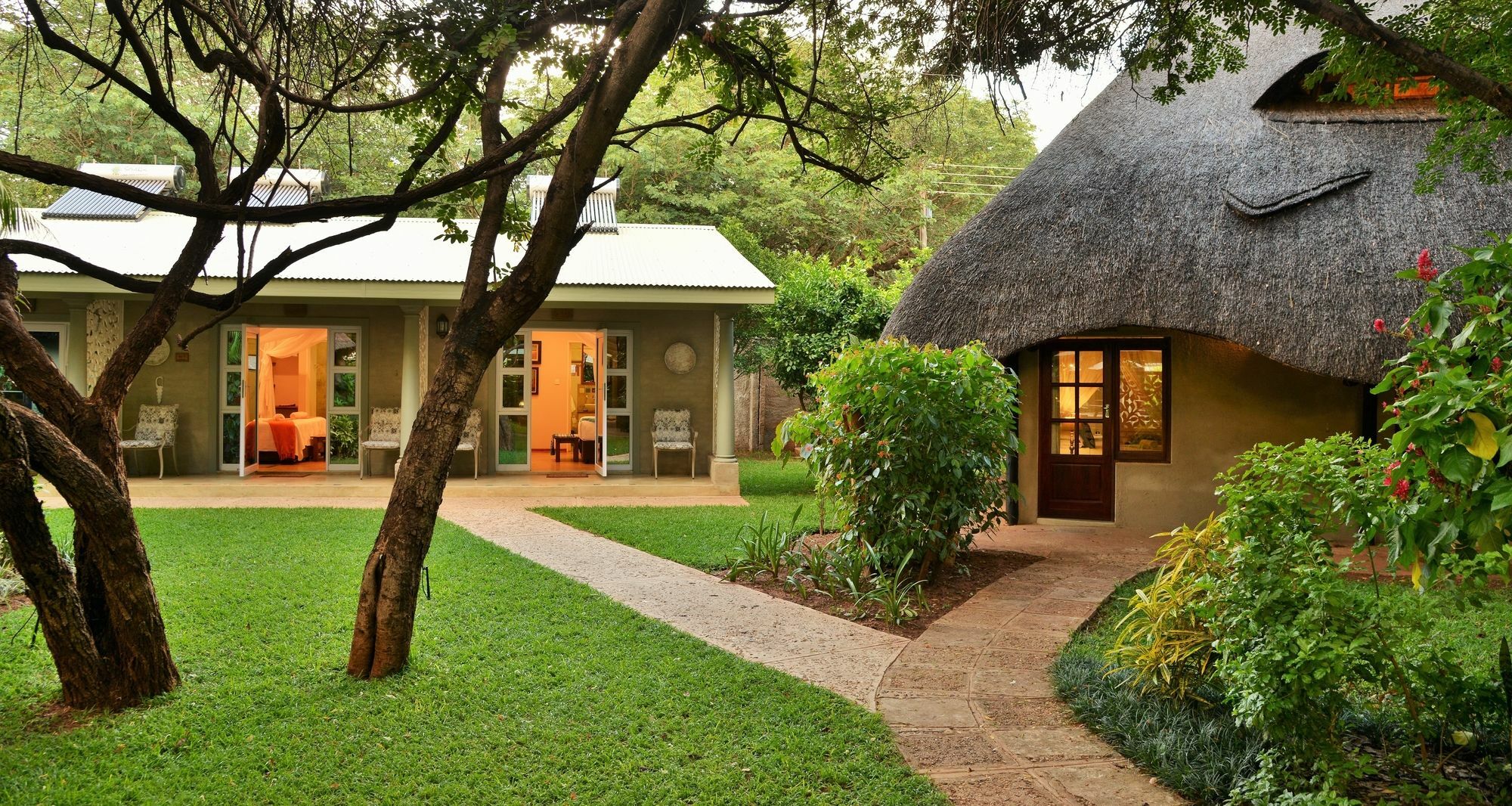 Bayete Guest Lodge ヴィクトリア・フォールズ エクステリア 写真