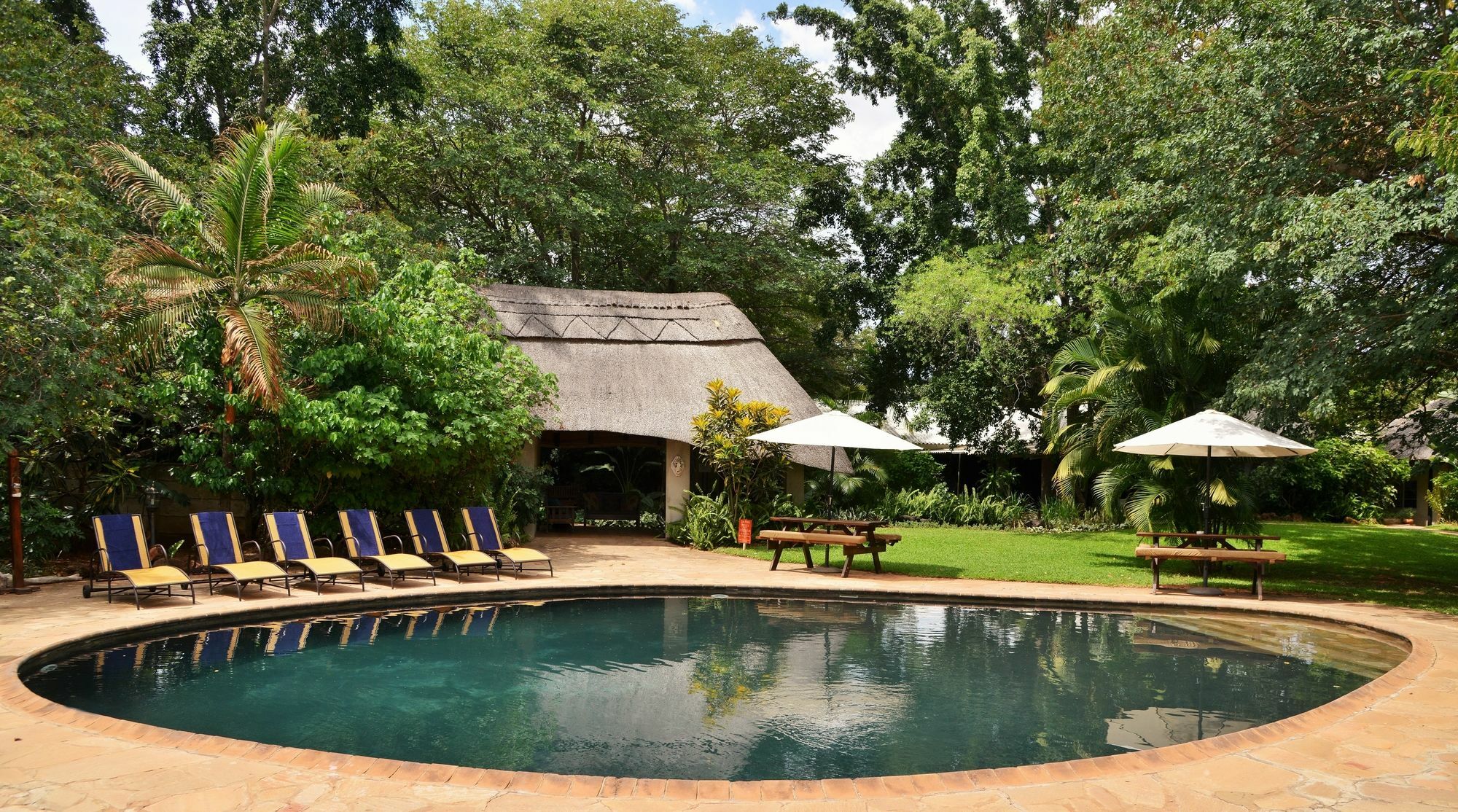 Bayete Guest Lodge ヴィクトリア・フォールズ エクステリア 写真